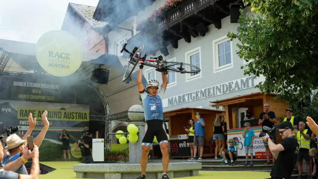 Kronstorfer Lukas Kaufmann startet bei Ultracycling WM